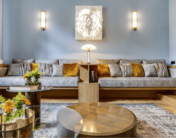 Photo salon aménagé murs bleu clair 